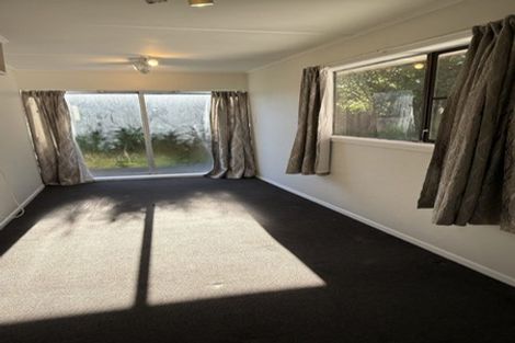 Photo of property in 10 Norfolk Grove, Cannons Creek, Porirua, 5024
