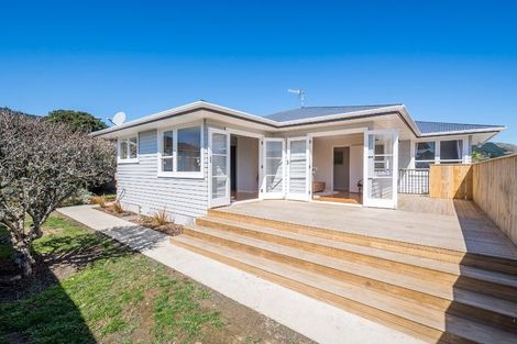 Photo of property in 7a Tawa Street, Waikanae, 5036