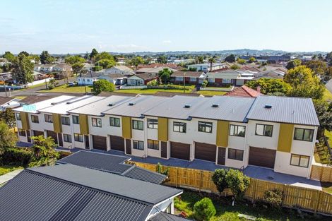 Photo of property in 2/61 East Street, Papakura, 2110