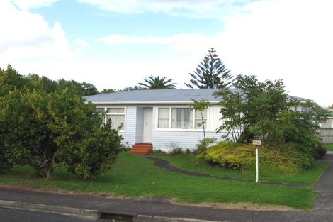 Photo of property in 6 Brennan Avenue, Te Atatu Peninsula, Auckland, 0610