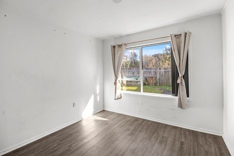 Photo of property in 10 Shaldon Crescent, Blagdon, New Plymouth, 4310