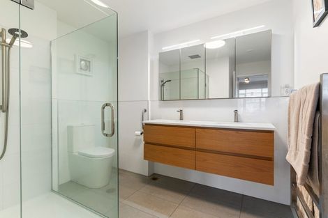 Photo of property in 77 Parkside Drive, Orewa, 0931