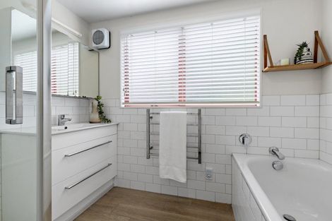 Photo of property in 61c Prospect Terrace, Pukekohe, 2120