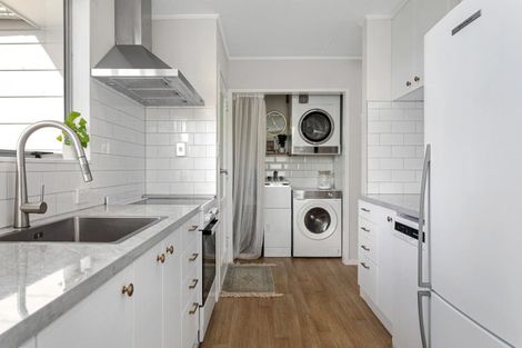 Photo of property in 9 Farnworth Crescent, Whakatane, 3120