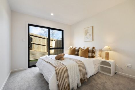 Photo of property in 69b Chivalry Road, Glenfield, Auckland, 0629