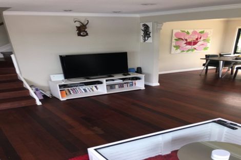 Photo of property in 15 Van Dyke Place, West Harbour, Auckland, 0618