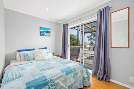 Photo of property in 17 Brunner Road, Glen Eden, Auckland, 0602