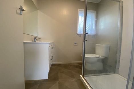 Photo of property in 37 Spence Road, Henderson, Auckland, 0612