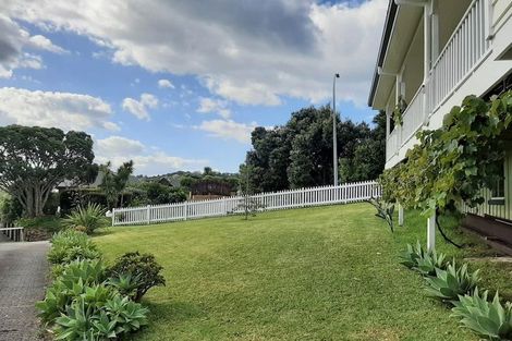 Photo of property in 13 Robertson Street, Russell, 0202