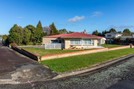 Photo of property in 18 Richardson Street, Woodville, 4920