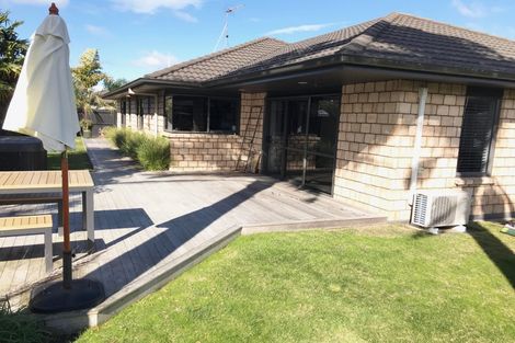 Photo of property in 16 Sarah Place, Papamoa Beach, Papamoa, 3118