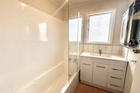 Photo of property in 4 Resolute Way, Papakura, 2110