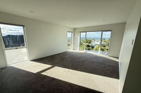 Photo of property in 142b Luckens Road, West Harbour, Auckland, 0618
