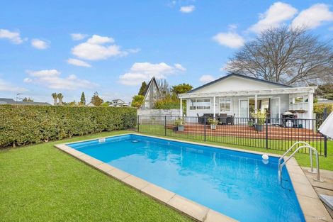 Photo of property in 3 Realm Place, Massey, Auckland, 0614