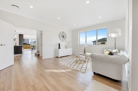 Photo of property in 13 Aklander Rise, Flat Bush, Auckland, 2019