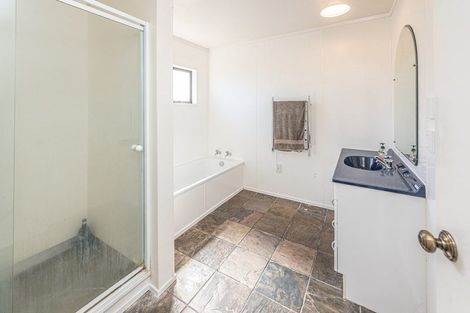 Photo of property in 32 Exeter Crescent, Springvale, Whanganui, 4501