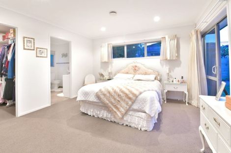 Photo of property in 24 Chesterfield Way, Orewa, 0931
