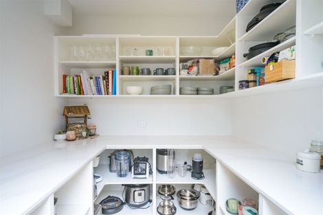 Photo of property in 18 Silkwood Place, Fitzherbert, Palmerston North, 4410