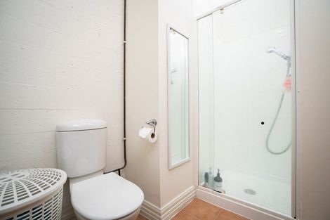 Photo of property in Endeavour Apartments, 10/125 Thorndon Quay, Pipitea, Wellington, 6011