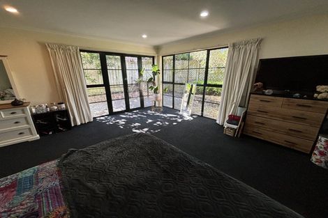 Photo of property in 16 Ruapehu Drive, Fitzherbert, Palmerston North, 4410