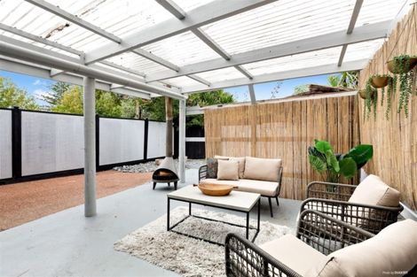 Photo of property in 43 Knightsbridge Drive, Forrest Hill, Auckland, 0620