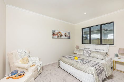 Photo of property in 3 Vintry Drive, Kumeu, 0810