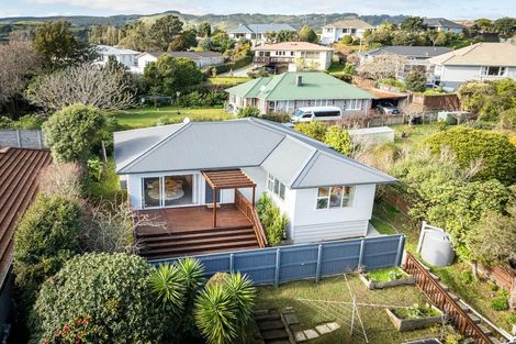 Photo of property in 13a Huia Street, Tawa, Wellington, 5028