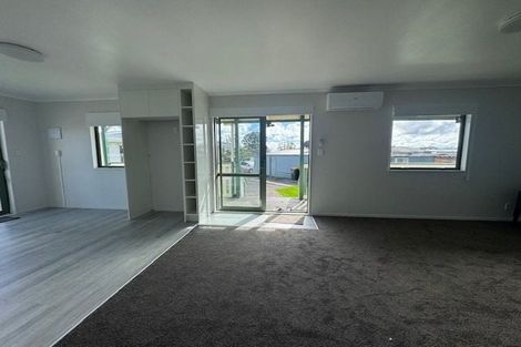 Photo of property in 21 Tranent Road, Mangere, Auckland, 2022