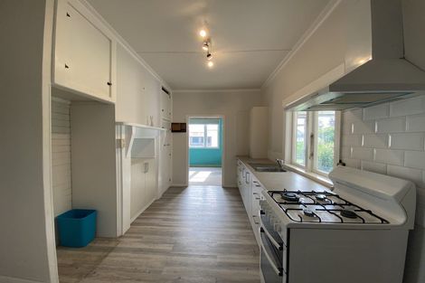 Photo of property in 6 Strange Street, Waitara, 4320