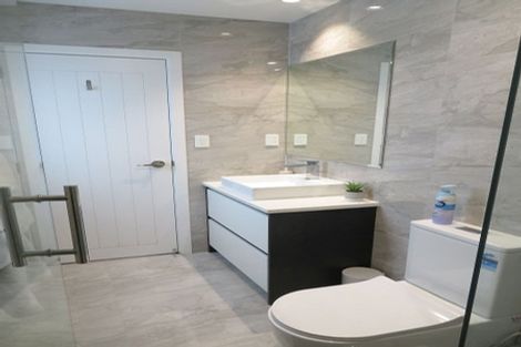 Photo of property in 25a Pupuke Road, Birkenhead, Auckland, 0627