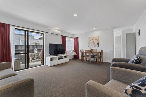 Photo of property in 35 Rewa Street, Takaro, Palmerston North, 4412
