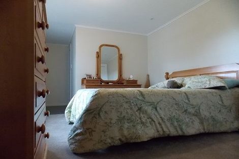 Photo of property in 15 Doris Gordon Crescent, Crofton Downs, Wellington, 6035