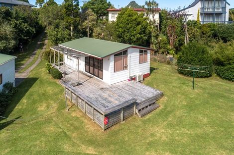 Photo of property in 18 Daphne Road, Tairua, 3508