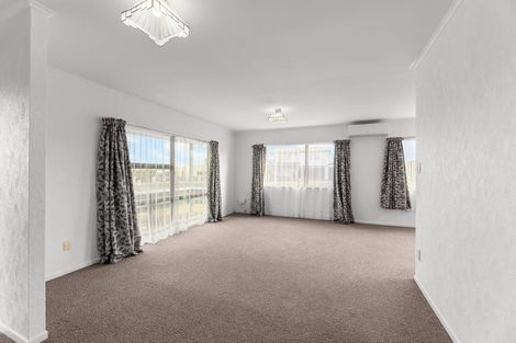 Photo of property in 1 Stella Drive, Clarks Beach, 2122