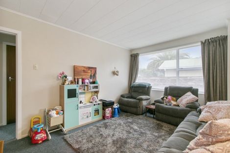 Photo of property in 270a Wellington Road, Wainuiomata, Lower Hutt, 5014