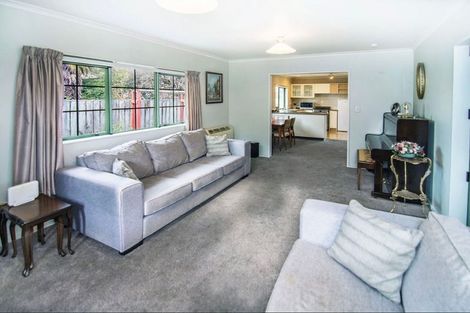 Photo of property in 52 Cambridge Terrace, Masterton, 5810