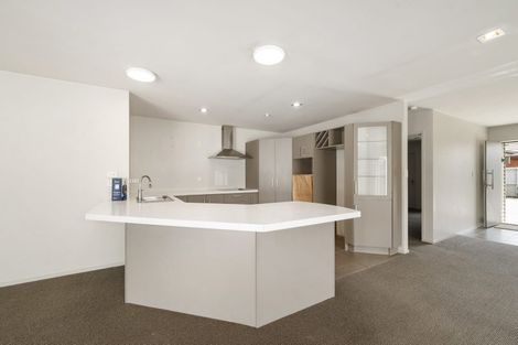 Photo of property in 8 Owhatiura Drive, Lynmore, Rotorua, 3010