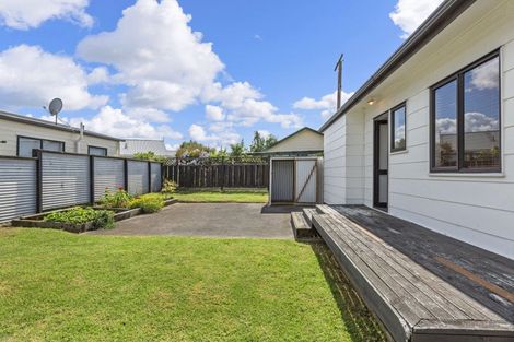 Photo of property in 46 Wallis Street, Raglan, 3225