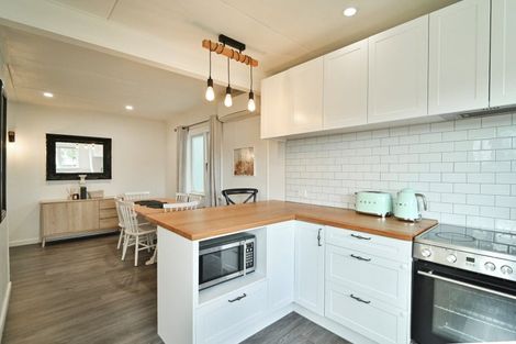 Photo of property in 433 Dalcross Street, Mayfair, Hastings, 4122