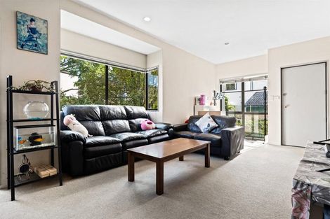 Photo of property in 1 Sun Place, Henderson, Auckland, 0612