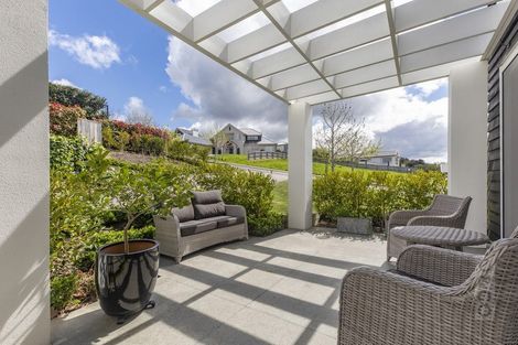 Photo of property in 10 Tauwaka Crescent, Riverhead, 0820