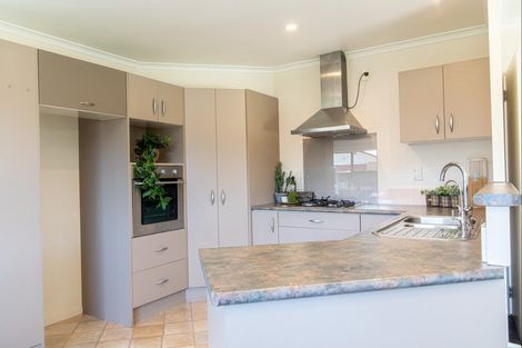 Photo of property in 15 Corsair Place, Melville, Hamilton, 3206