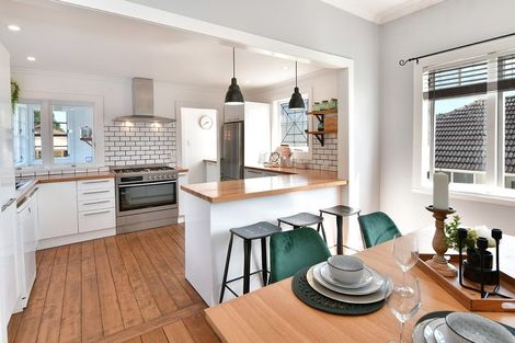 Photo of property in 43 Puriri Street, Helensville, 0800