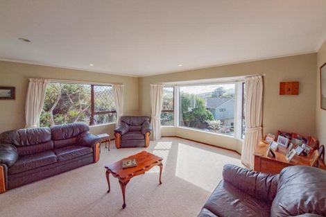 Photo of property in 117 Churton Drive, Churton Park, Wellington, 6037