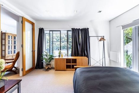 Photo of property in 2/17 Blackbridge Road, Wadestown, Wellington, 6012