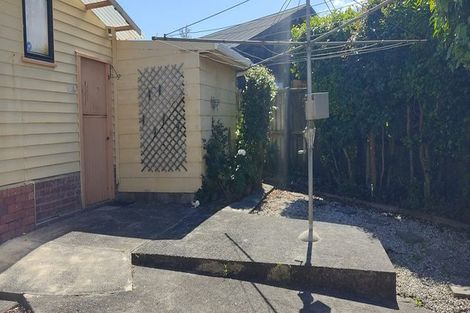 Photo of property in 10 Beaufield Lane, Te Atatu Peninsula, Auckland, 0610