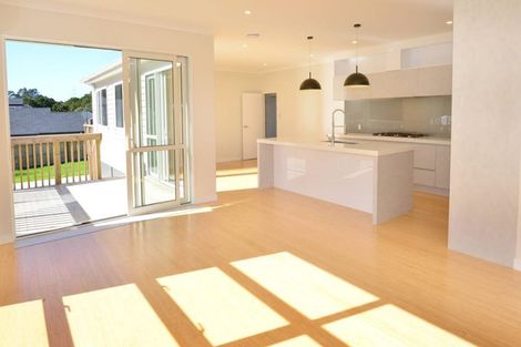 Photo of property in 62 Matua Road, Huapai, Kumeu, 0810