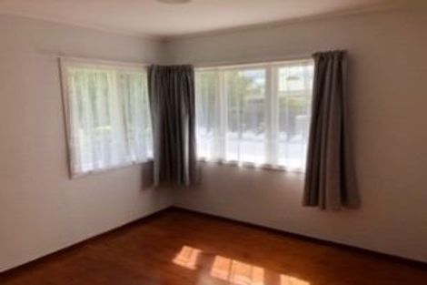 Photo of property in 51 Beach Road, Te Atatu Peninsula, Auckland, 0610