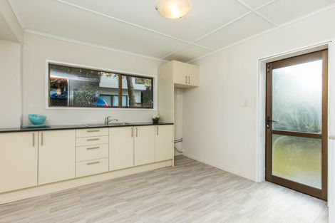 Photo of property in 162 Luckens Road, West Harbour, Auckland, 0618