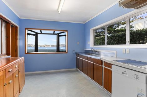 Photo of property in 5 Stanley Point Road, Stanley Point, Auckland, 0624